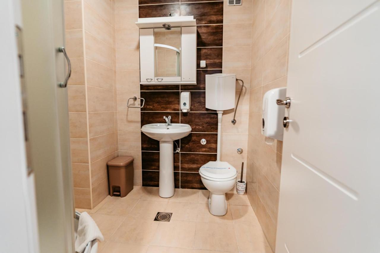 Lotos Depandans Hotel Nis Ngoại thất bức ảnh