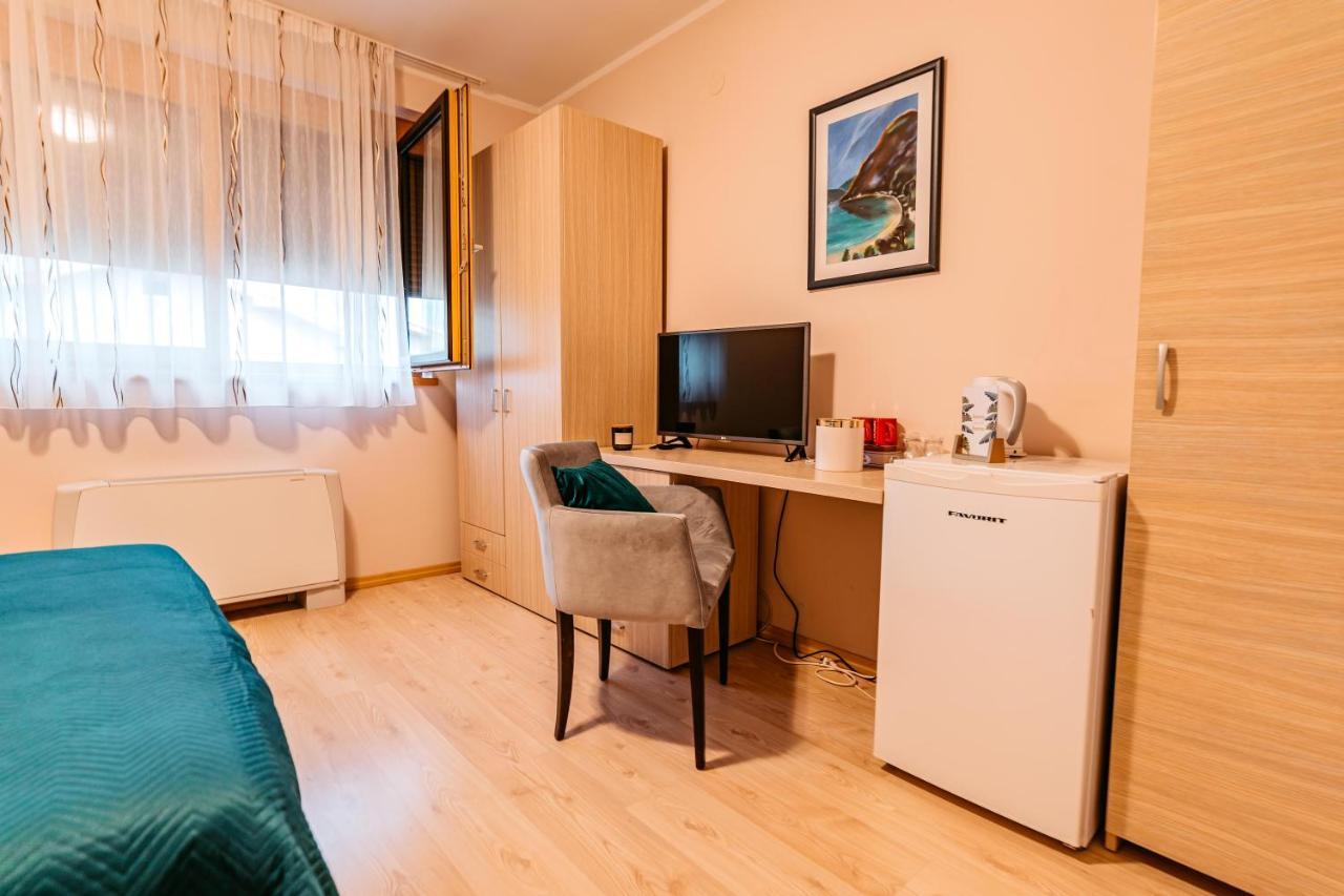 Lotos Depandans Hotel Nis Ngoại thất bức ảnh