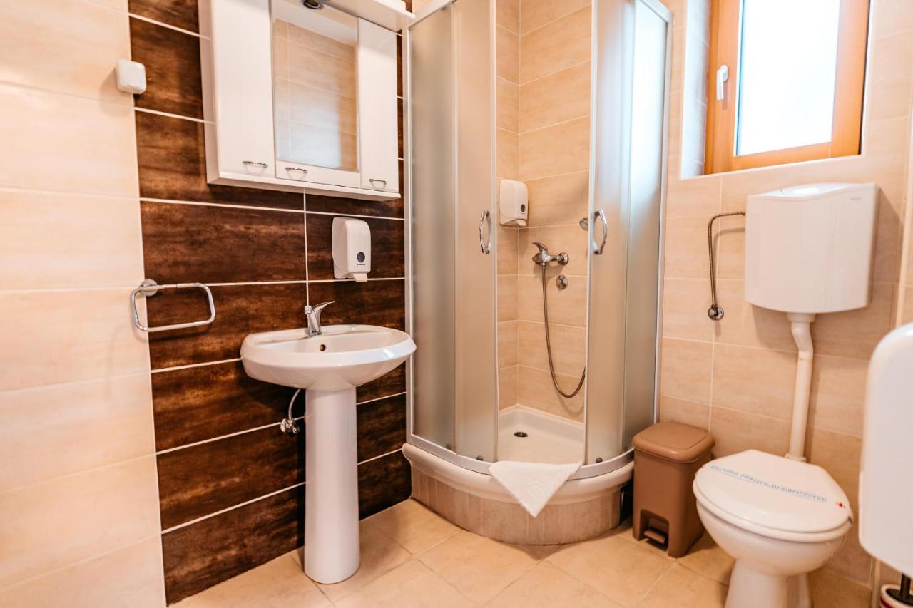Lotos Depandans Hotel Nis Ngoại thất bức ảnh